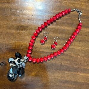 Red Hand Made Beaded Jewelry. Necklace and earrings